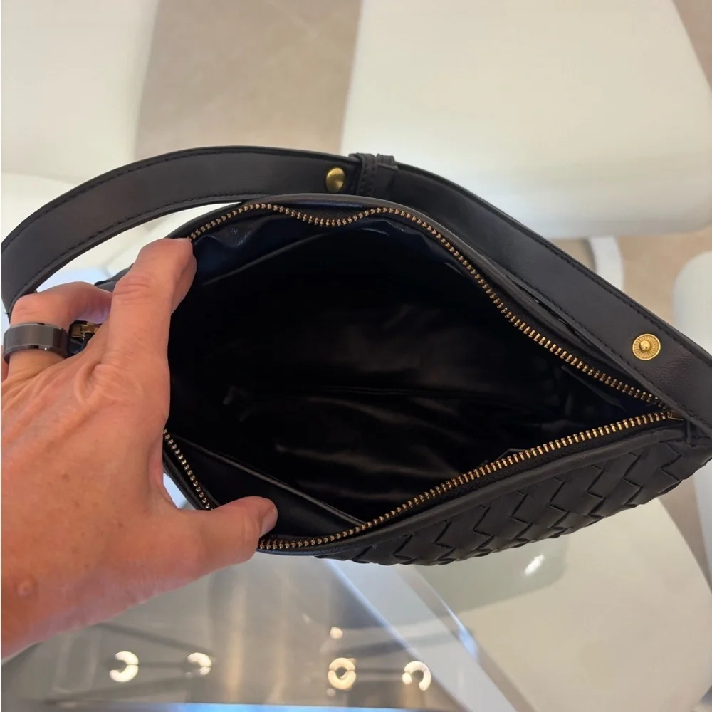 Woven Vegan Shoulder Bag - Black